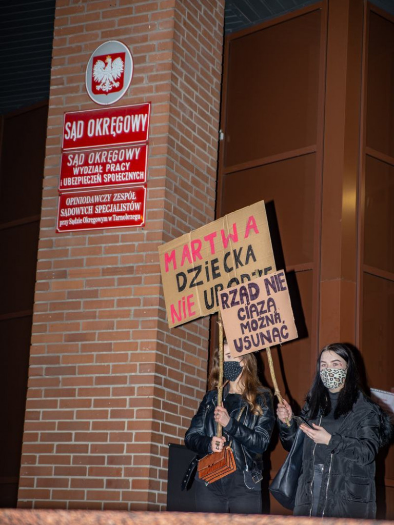 Tarnobrzeg. Protest przeciwko przepisom antyaborcyjnym [wideo][zdjęcia]