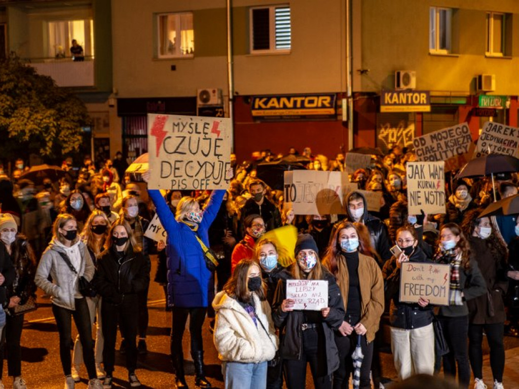 Tarnobrzeg. Protest przeciwko przepisom antyaborcyjnym [wideo][zdjęcia]