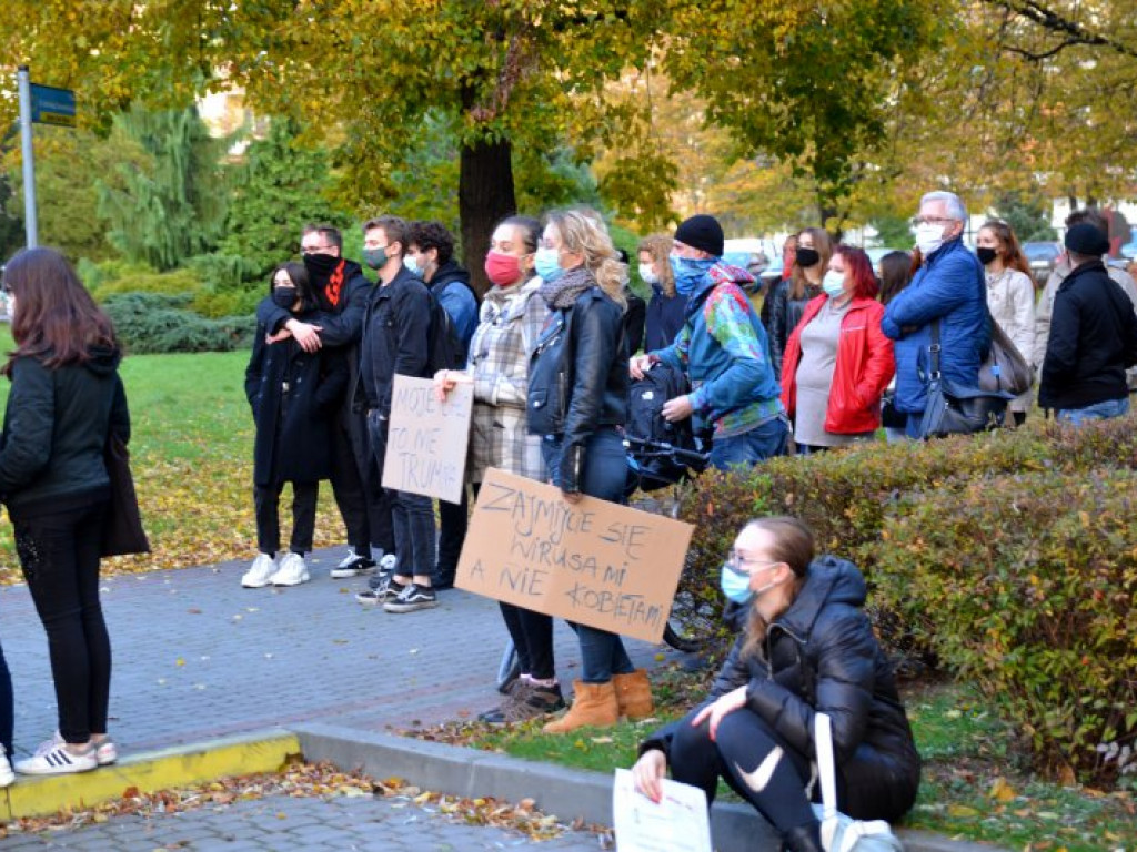 Kolejny dzień protestów kobiet w Tarnobrzegu [zdjęcia] [wideo]