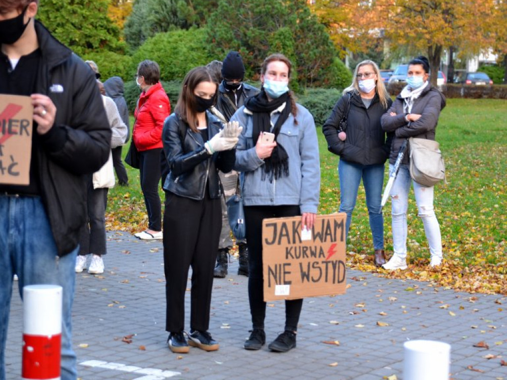 Kolejny dzień protestów kobiet w Tarnobrzegu [zdjęcia] [wideo]