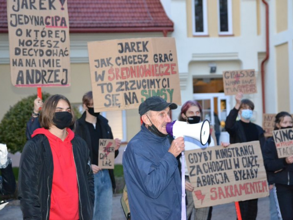 Kolejny dzień protestów kobiet w Tarnobrzegu [zdjęcia] [wideo]