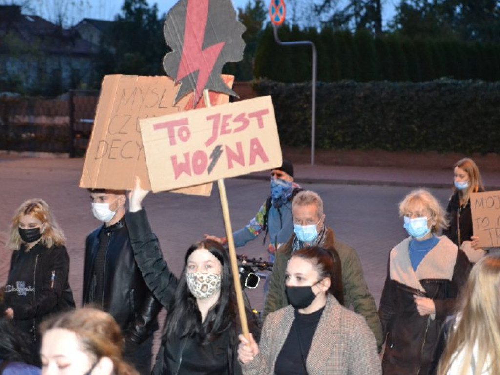 Kolejny dzień protestów kobiet w Tarnobrzegu [zdjęcia] [wideo]