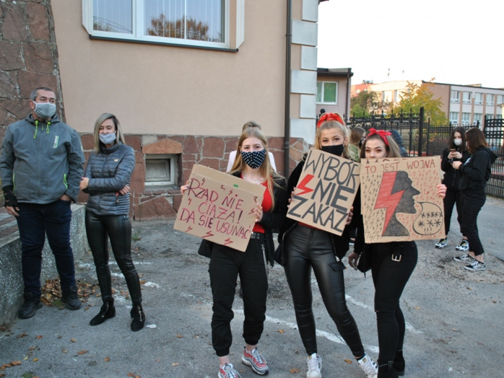 Strajk Kobiet w Staszowie (duża galeria zdjęć)