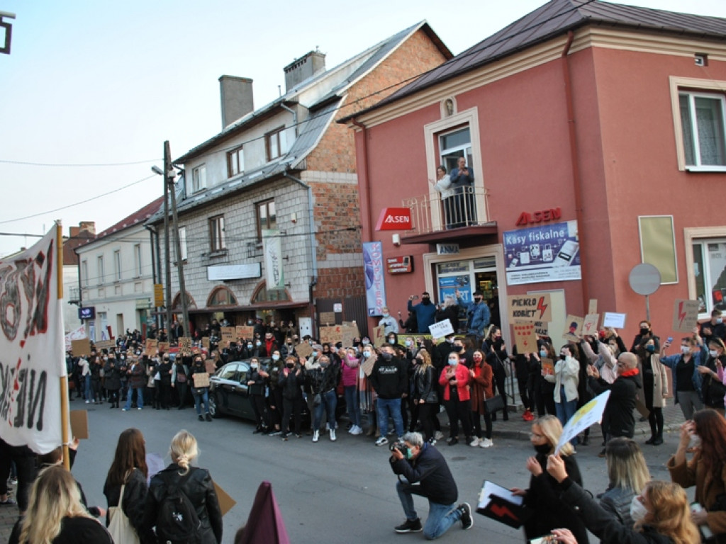 Strajk Kobiet w Staszowie (duża galeria zdjęć)