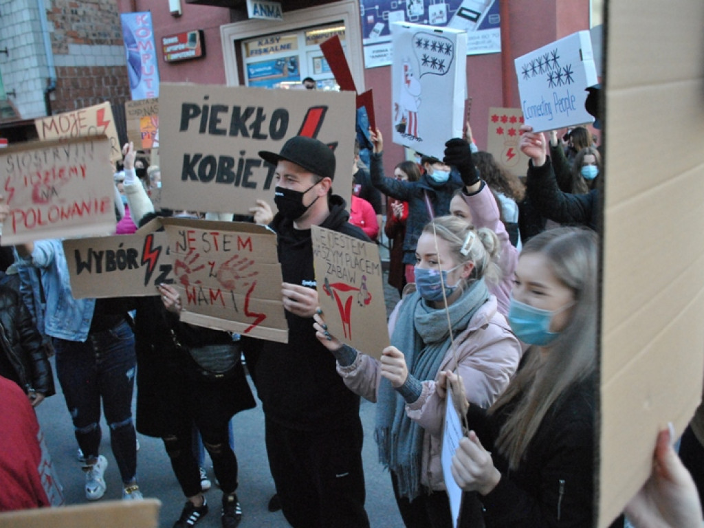 Strajk Kobiet w Staszowie (duża galeria zdjęć)
