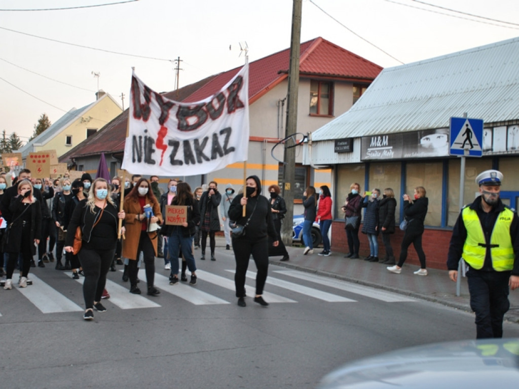 Strajk Kobiet w Staszowie (duża galeria zdjęć)