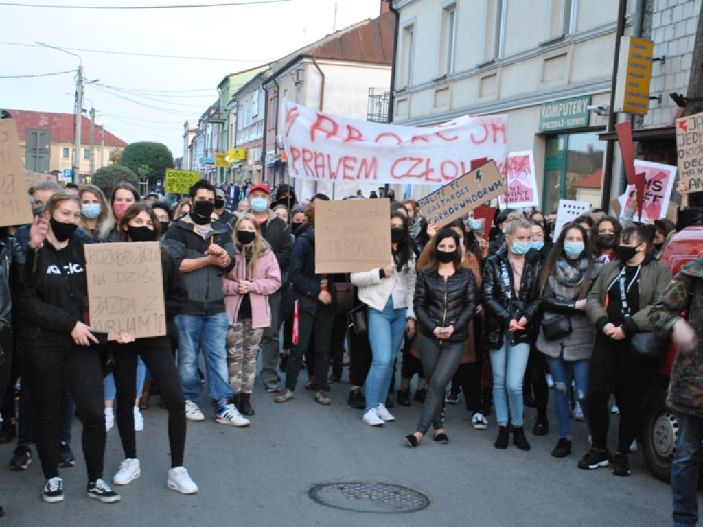 Strajk Kobiet w Staszowie (duża galeria zdjęć)
