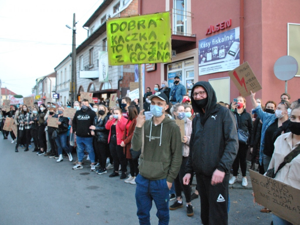 Strajk Kobiet w Staszowie (duża galeria zdjęć)