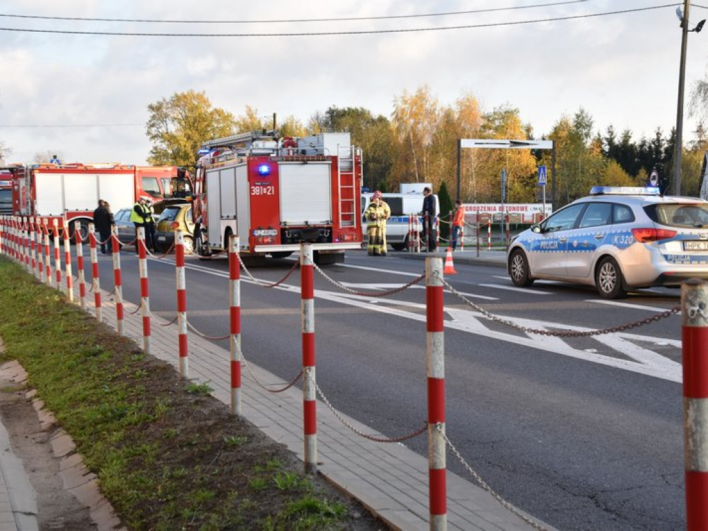 Zderzenie dwóch samochodów w Gorzycach. Jedna osoba w szpitalu [wideo][zdjęcia]