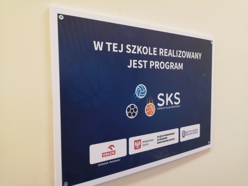 Nowa hala sportowa w Chmielowie otwarta [zdjęcia]