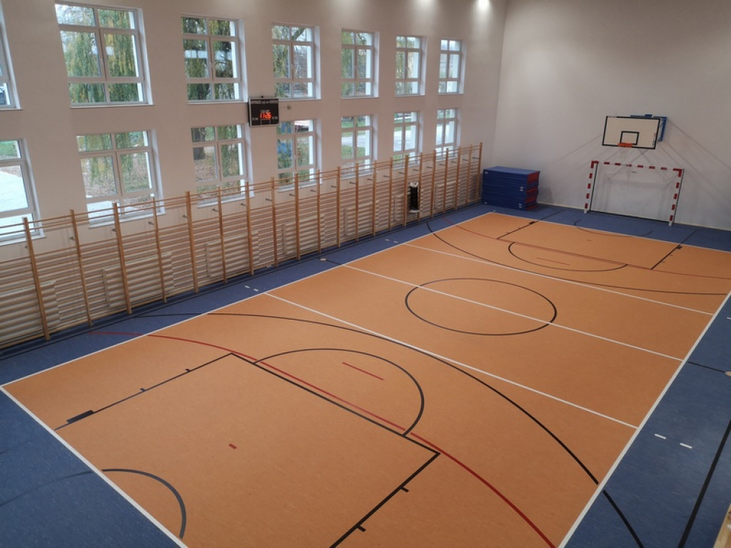 Nowa hala sportowa w Chmielowie otwarta [zdjęcia]