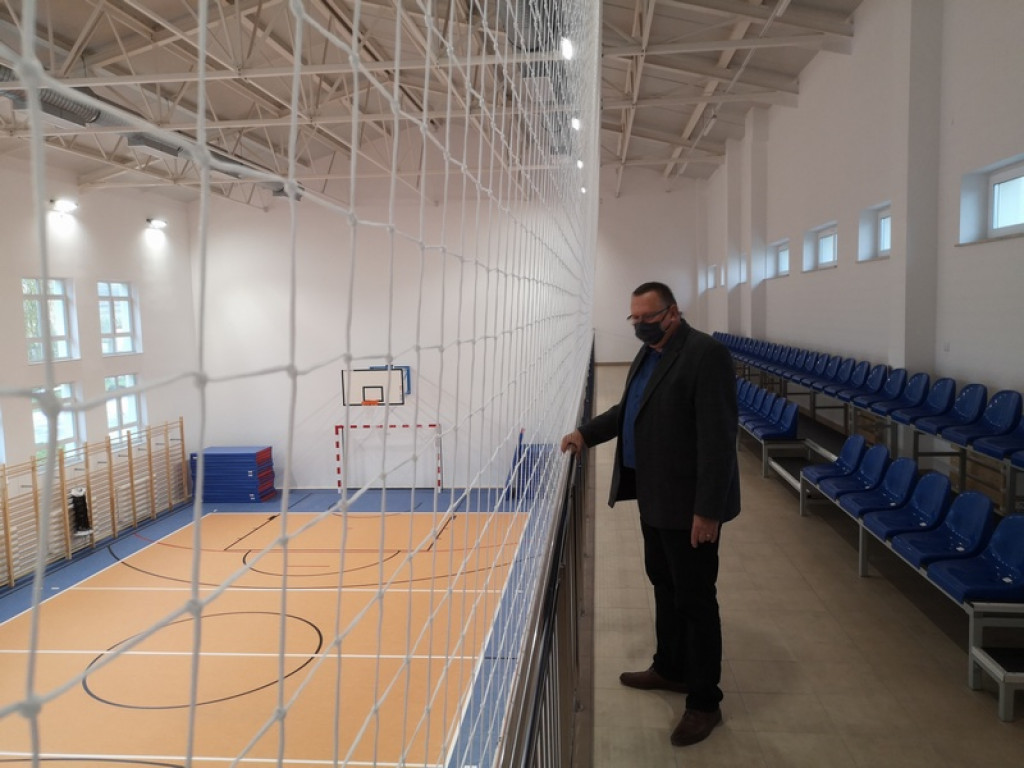 Nowa hala sportowa w Chmielowie otwarta [zdjęcia]