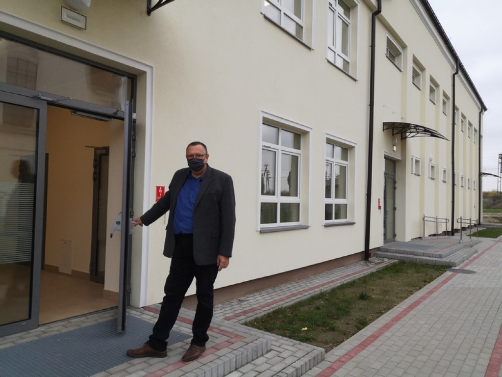 Nowa hala sportowa w Chmielowie otwarta [zdjęcia]