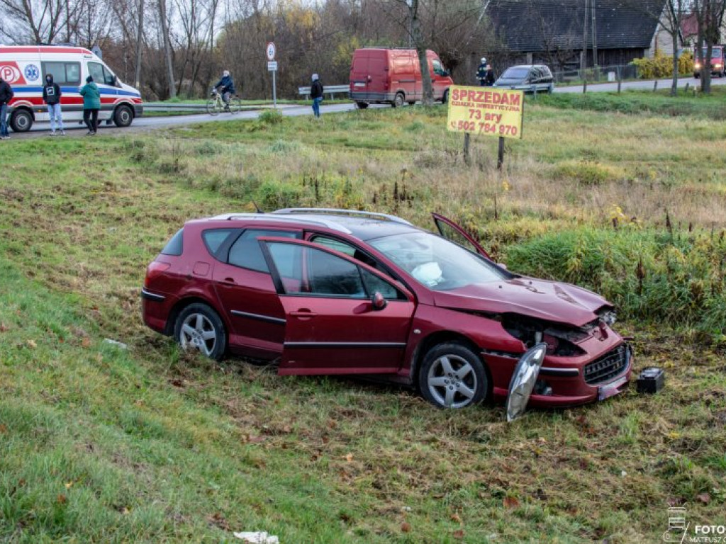 Groźne zderzenie pojazdów w Suchorzowie [zdjęcia]