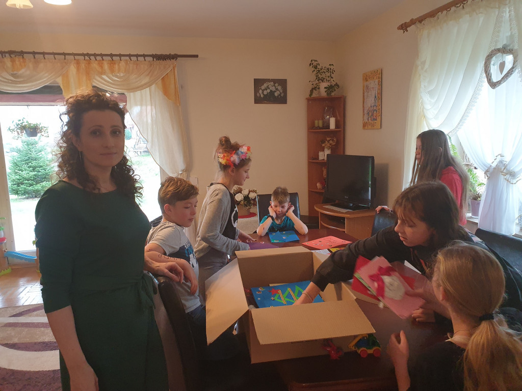 Z Łoniowa do św. Mikołaja. Niezwykła akcja dla wychowanków Domów dla Dzieci i Młodzieży  [zdjęcia]