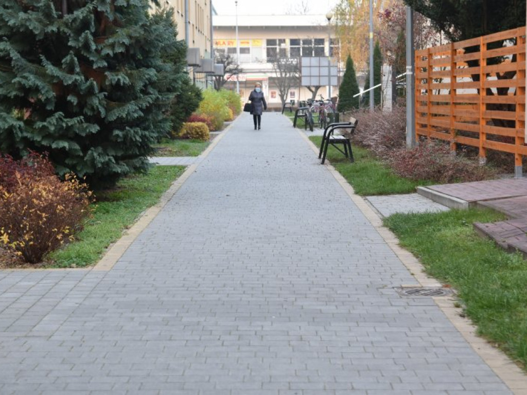 Spółdzielnia inwestuje. Tarnobrzeskie osiedla pięknieją [zdjęcia]