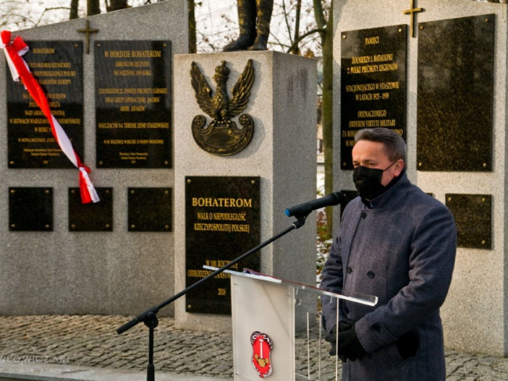 W Staszowie odsłonięto tablicę upamiętniającą Cud nad Wisłą (zdjęcia)