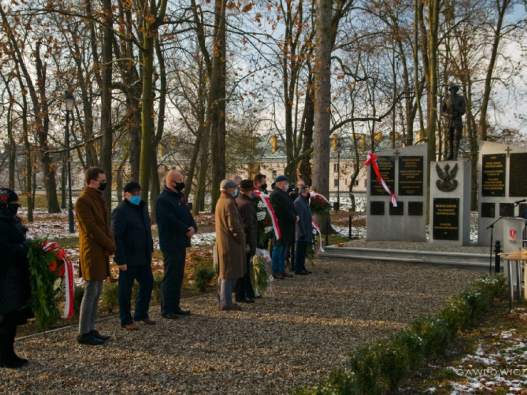 W Staszowie odsłonięto tablicę upamiętniającą Cud nad Wisłą (zdjęcia)