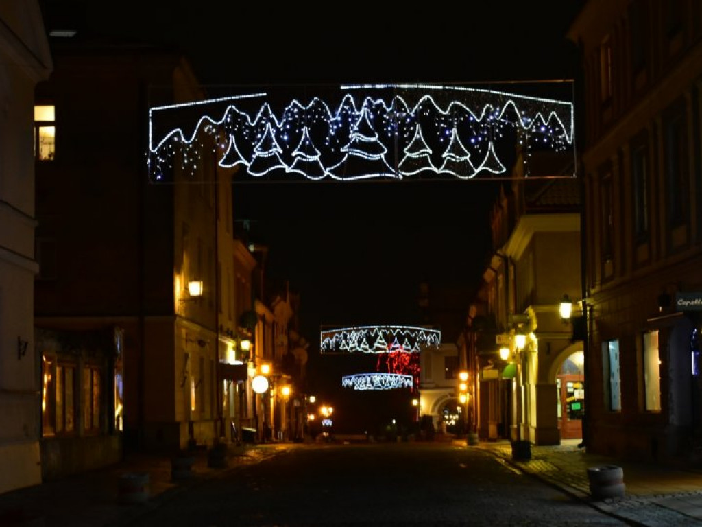 W Sandomierzu świąteczne iluminacje już zabłysły! [zdjęcia]