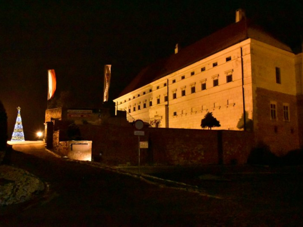 W Sandomierzu świąteczne iluminacje już zabłysły! [zdjęcia]