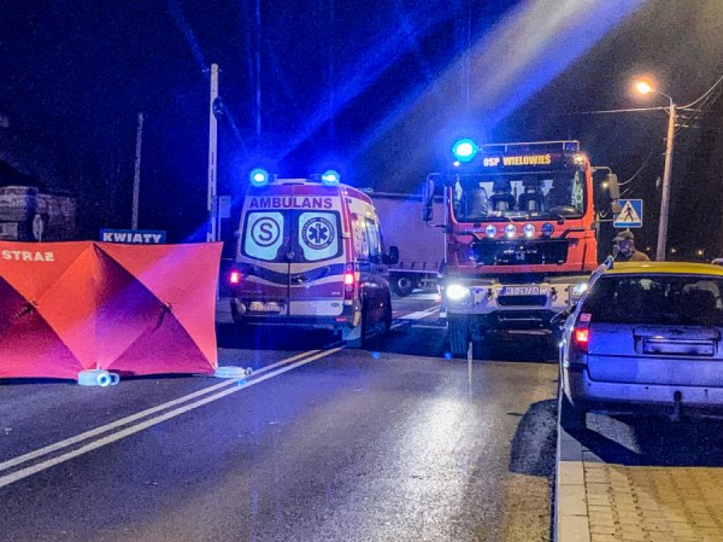 Tarnobrzeg. Śmiertelne potrącenie na Al. Warszawskiej, droga zablokowana! [wideo][zdjęcia]