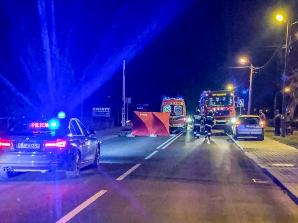 Tarnobrzeg. Śmiertelne potrącenie na Al. Warszawskiej, droga zablokowana! [wideo][zdjęcia]