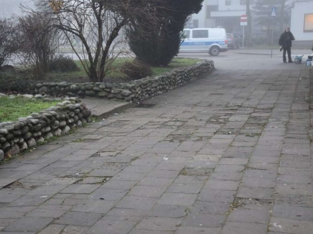 Tarnobrzeg. Starsza kobieta złamała nogę na 