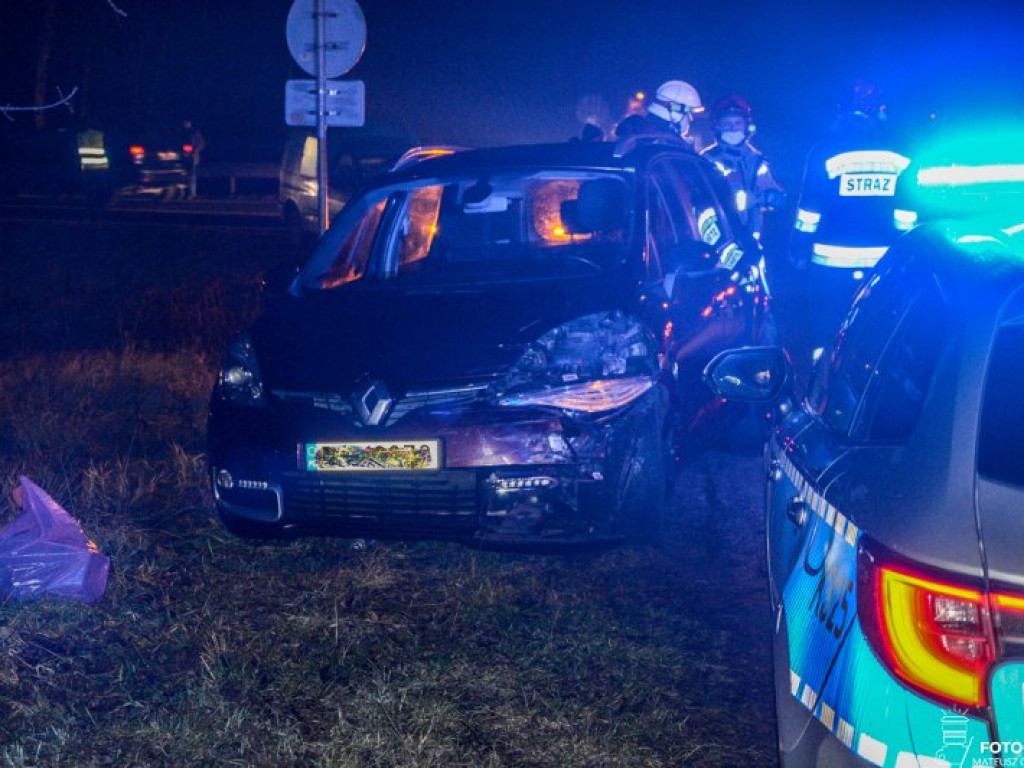 Zderzenie pojazdów na drodze relacji Tarnobrzeg-Mielec - zdjęcia z miejsca zdarzenia