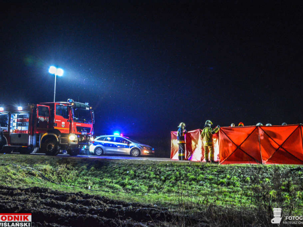 Sandomierz. Tarnobrzeg. Policyjny pościg zakończony wypadkiem. Auto w ogniu [wideo][zdjęcia]