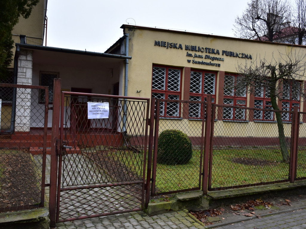 Rozbudowa ruszyła. Duże zmiany w Miejskiej Bibliotece Publicznej w Sandomierzu [zdjęcia]