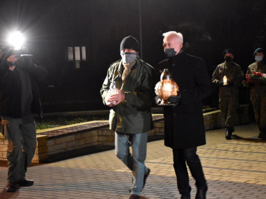 Tarnobrzeg. Zapalili świeczkę 