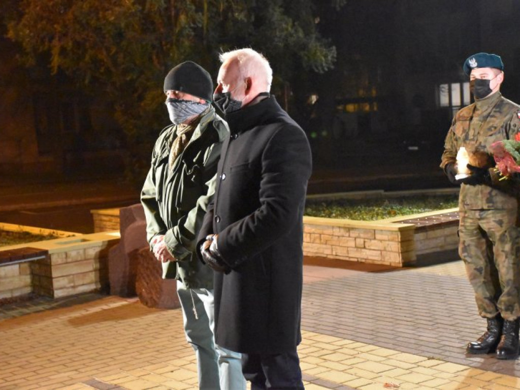 Tarnobrzeg. Zapalili świeczkę 