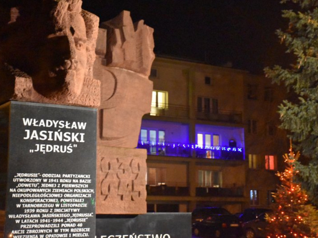 Tarnobrzeg. Zapalili świeczkę 