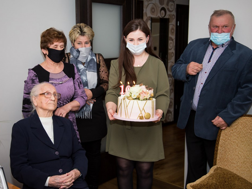 Pani Stanisława z Trzebiesławic skończyła sto lat! [zdjęcia]