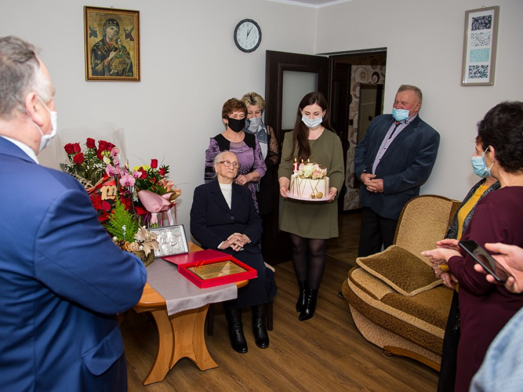 Pani Stanisława z Trzebiesławic skończyła sto lat! [zdjęcia]