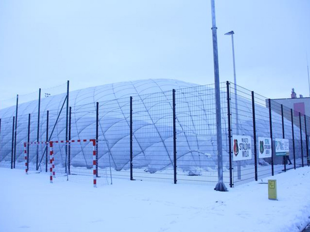 Śnieg piłkarzom w Stalowej Woli nie przeszkadza [zdjęcia]