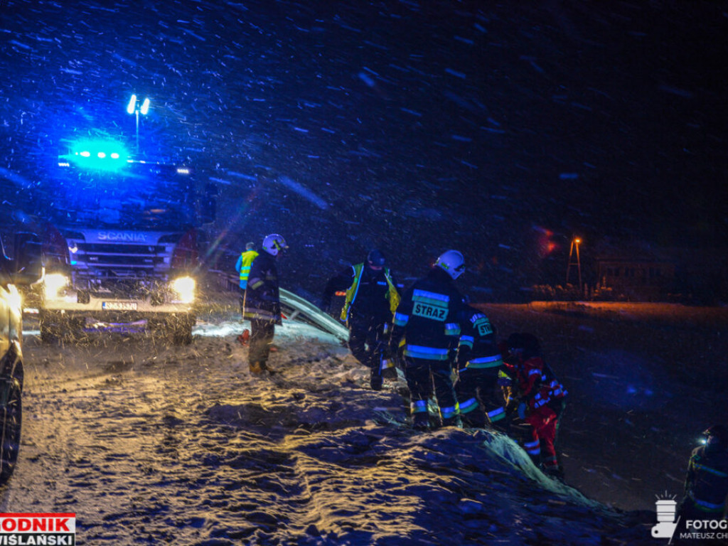 TIR spadł z wiaduktu na krajowej 