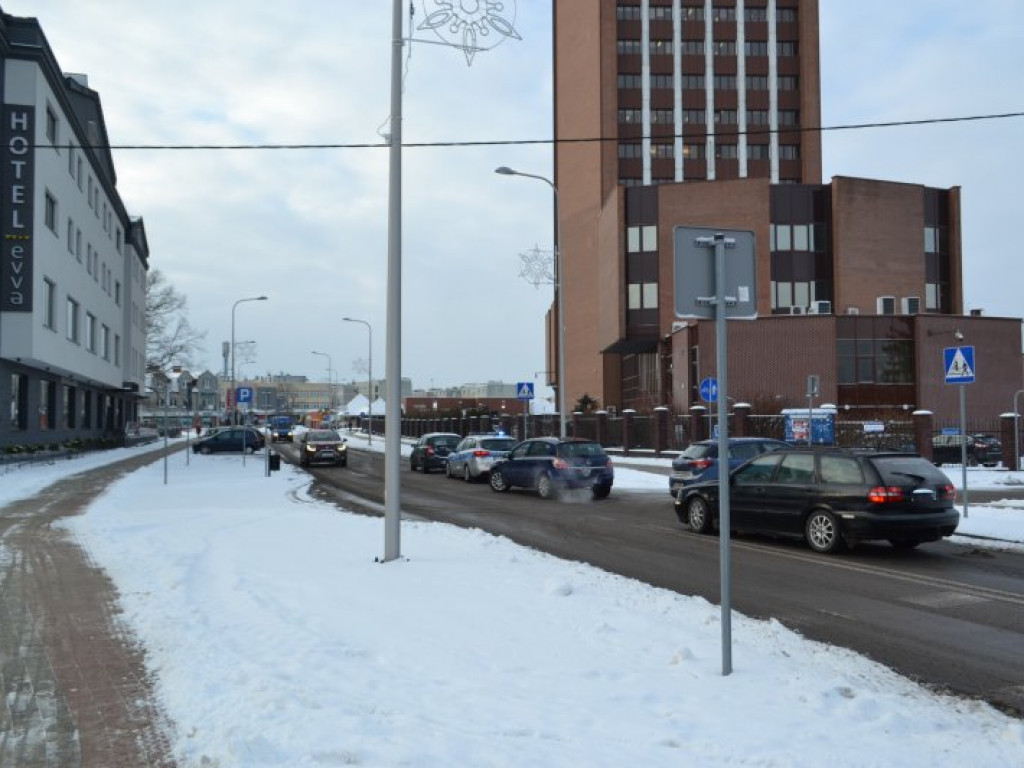 Tarnobrzeg. Potrącenie obok sądu. Rowerzysta trafił do szpitala [zdjęcia]