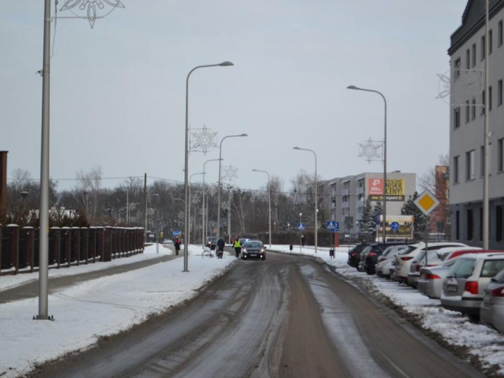 Tarnobrzeg. Potrącenie obok sądu. Rowerzysta trafił do szpitala [zdjęcia]
