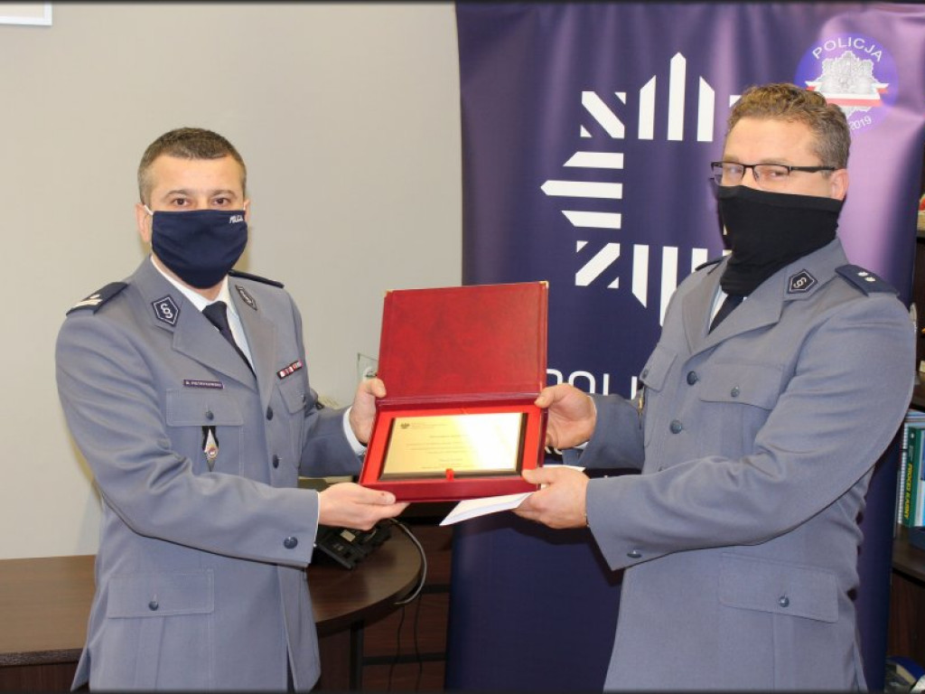 Tarnobrzeski policjant wyróżniony. Ma wiele zasług! [zdjęcia]