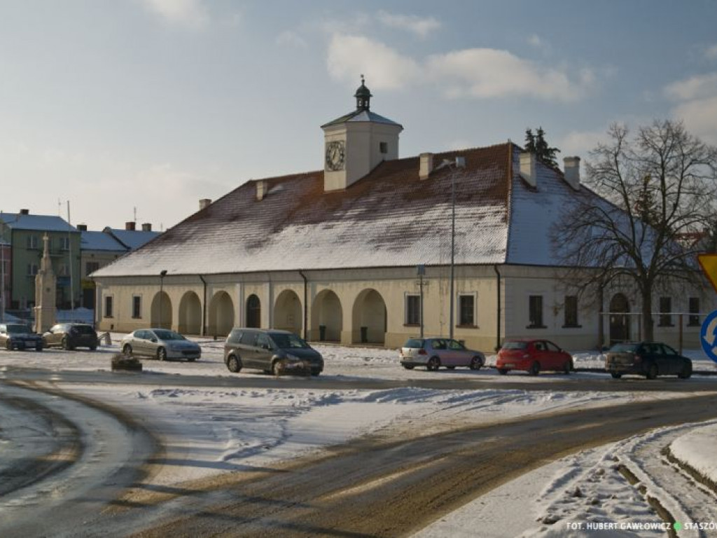 Staszów w zimowej szacie. Zobacz wyjątkowe zdjęcia!