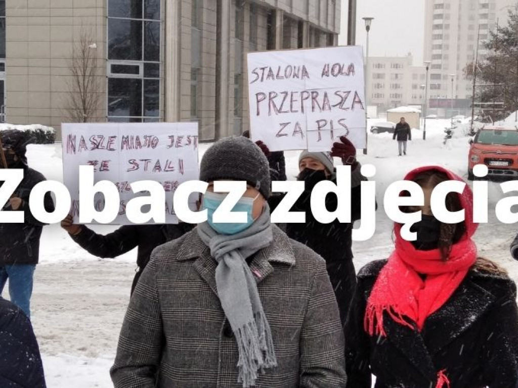 Strajk kobiet w Stalowej Woli. Dużo mniej liczny, niż jesienią [zdjęcia]