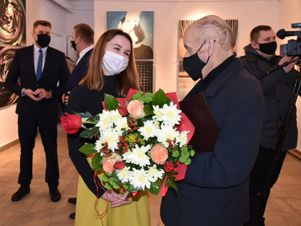 Twórcy porównani i nagrodzeni. Biuro Wystaw Artystycznych w Sandomierzu podsumowało doroczny konkurs