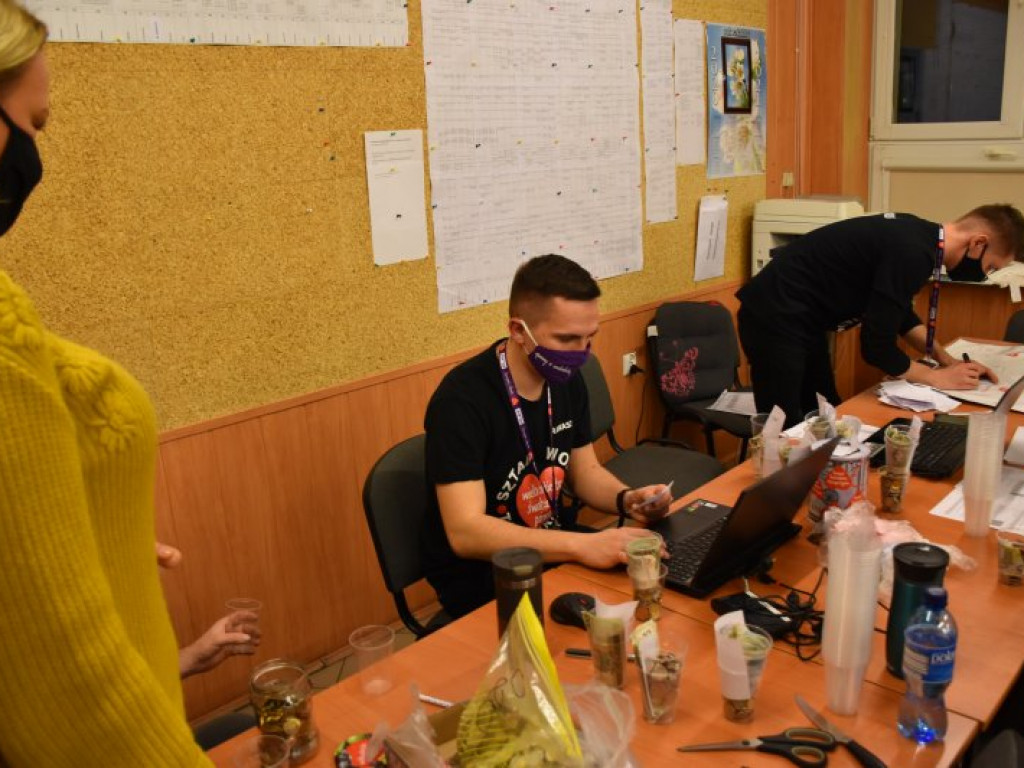 Tarnobrzescy wolontariusze WOŚP zebrali do puszek blisko 90 tysięcy złotych [zdjęcia]