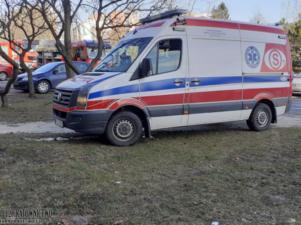 Pożar w bloku przy ul. Kwiatkowskiego w Tarnobrzegu [zdjęcia]
