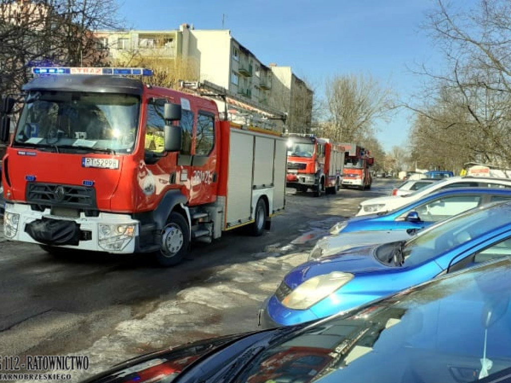 Pożar w bloku przy ul. Kwiatkowskiego w Tarnobrzegu [zdjęcia]