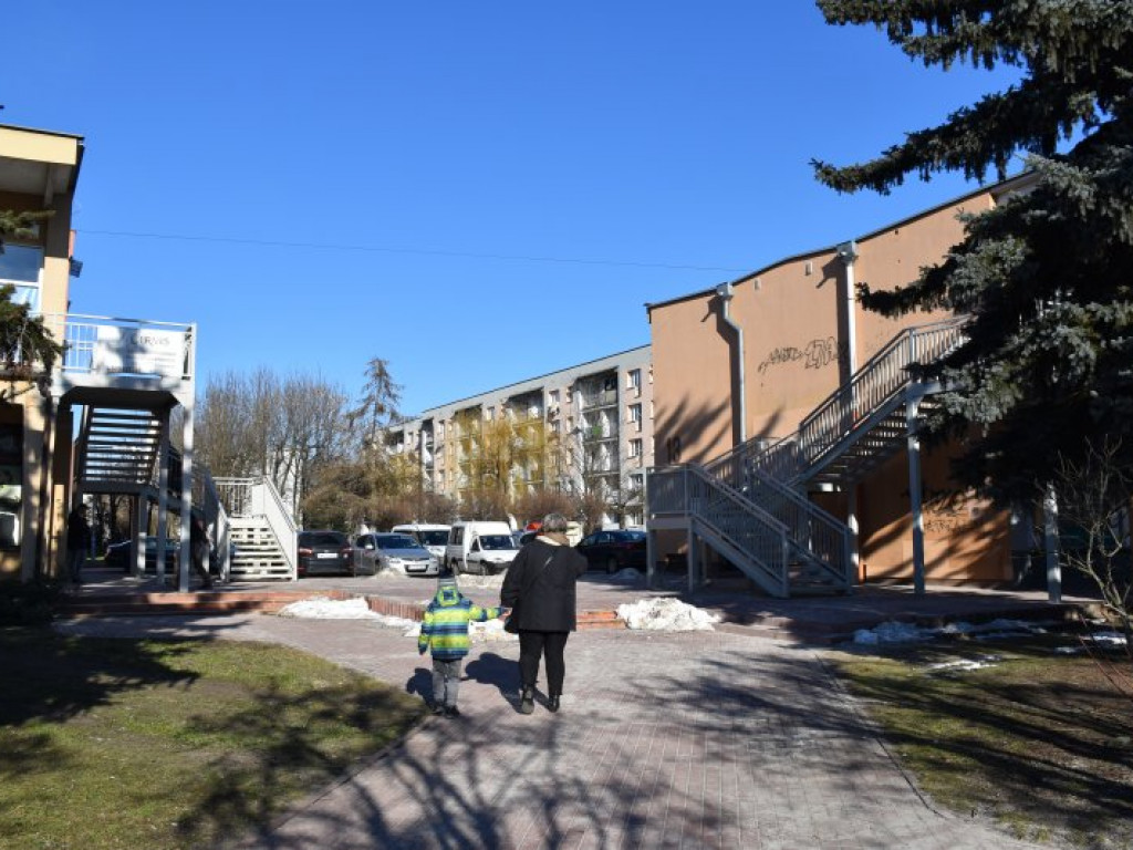 Tarnobrzeg. Kończą budować schody do rozdzielonych 