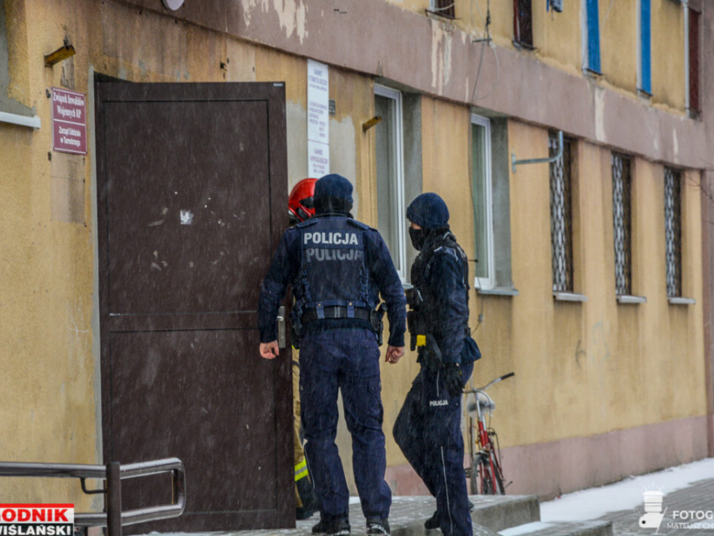 Tarnobrzeg. Zostawił na gazie skrzydełka. Interweniowały 3 zastępy straży [zdjęcia]