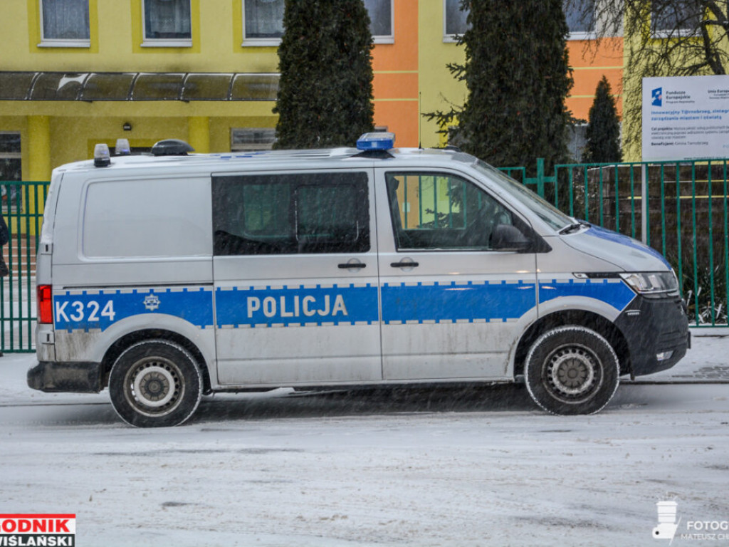 Tarnobrzeg. Zostawił na gazie skrzydełka. Interweniowały 3 zastępy straży [zdjęcia]