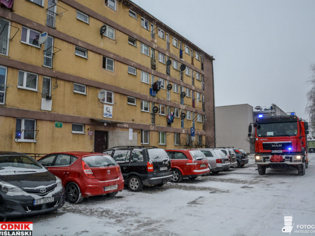 Tarnobrzeg. Zostawił na gazie skrzydełka. Interweniowały 3 zastępy straży [zdjęcia]